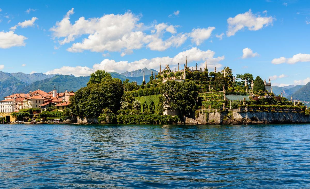 Les étincelants lacs italiens, Séjour sur le lac majeur